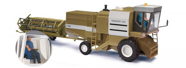 Mähdrescher E 514 m.Bäuerin