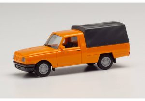 Wartburg 353'85 orange, m. Plane