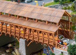 Eisenbahn-Holzbrücke